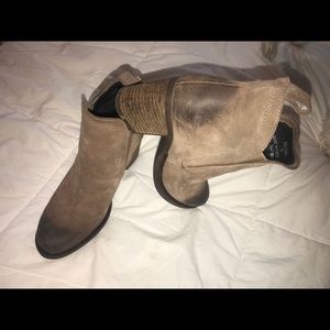 Bos & Co weatherproof taupe suede ankle boots 37